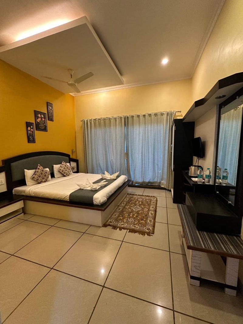 AC Super Deluxe Non Lake View Couple Room at Krishna Valley Resort Panchgani